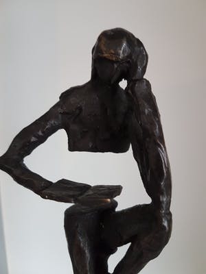 Klaas van den Berg - 1941 - 2018 Brons beeld "Leren is leven" kopen? Bied vanaf 155!