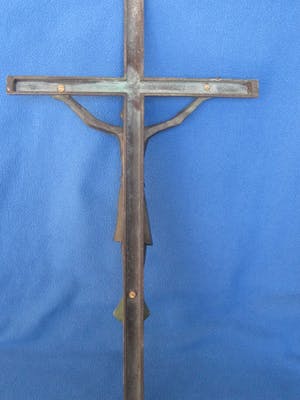 Brons (Onbekend) - Modern bronzen kruisbeeld. kopen? Bied vanaf 20!