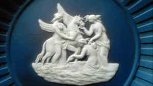 Wedgwood - Camee bordje verkocht voor € 19!