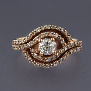 14K Goud - roodgouden ring bezet met briljant geslepen diamant kopen? Bied vanaf 950!