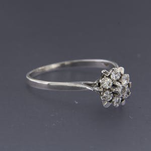 18K Goud - witgouden ring bezet met briljant geslepen diamanten, ringmaat 18 (56) kopen? Bied vanaf 240!