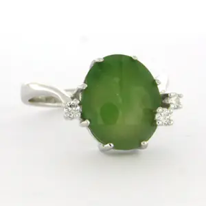 14k wit gouden ring bezet met jade en briljant geslepen diamant tot. 0.10ct kopen? Bied vanaf 350!