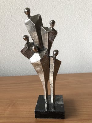 Corry Ammerlaan - Prachtig beeldje titel " GEZIN" zilverkleurig kopen? Bied vanaf 35!