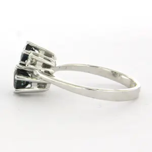 14k wit gouden ring bezet met saffier en briljant geslepen diamant tot. 0.19ct kopen? Bied vanaf 385!