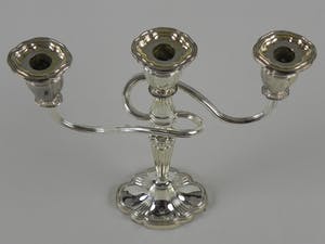 Curiosa - 2- armige verchroomde kandelaar kopen? Bied vanaf 1!