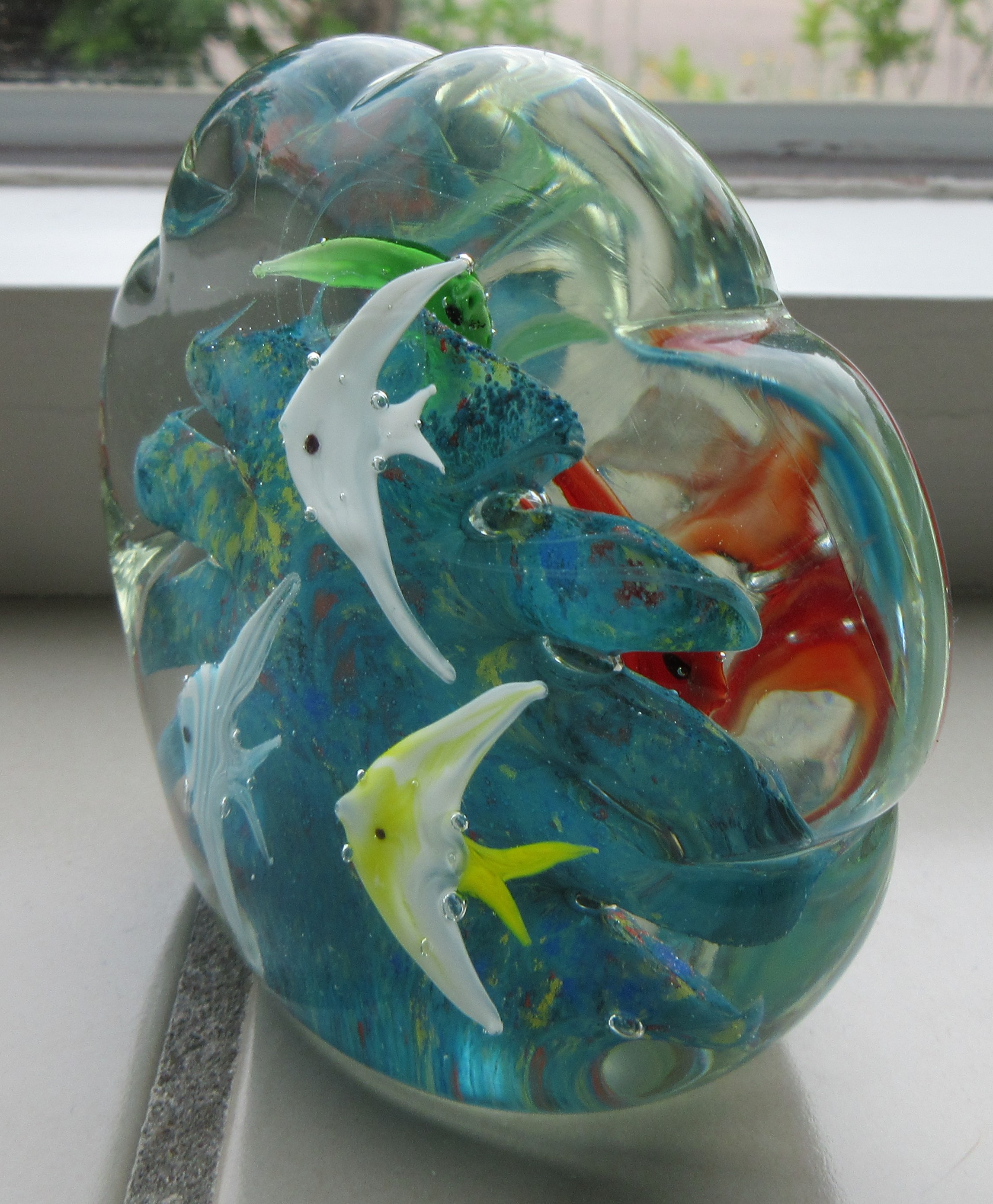 Niet of onleesbaar gesigneerd - Murano glazen presse papier Aquarium kopen? Bied vanaf 1!