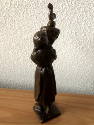 Antoinette Ruiter - Bronzen beeld meisje met kip. kopen? Bied vanaf 25!