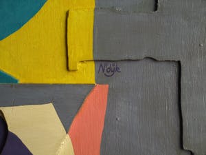 Peter Nieuwendijk - Houtreliëf, “Op 2 passen van mijn raam” – gesigneerd – 1967 kopen? Bied vanaf 150!