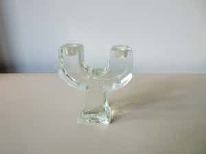 Niet of onleesbaar gesigneerd - Scandinavische ijsblok glazen twee arms kandelaar verkocht voor € 1!