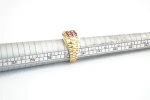 55- Retro 18Krt gouden unisex zg. Carré ring met 9 rode stenen - gekeurd kopen? Bied vanaf 370!