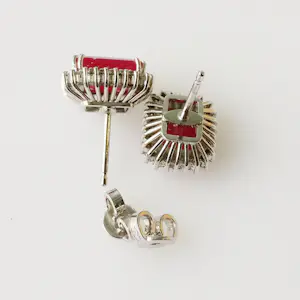 AcheterOorbellen met robijn en diamant? Enchérissez de 1400!
