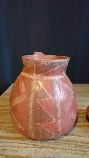 Niet of onleesbaar gesigneerd - ¨Precolumbiaans¨ aardewerk schildpad en potje kopen? Bied vanaf 1!