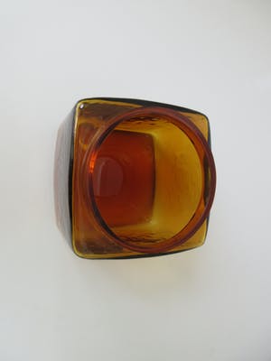 Niet of onleesbaar gesigneerd - Hand geblazen midcentury amber glazen voorraadpot met teakhouten deksel kopen? Bied vanaf 1!