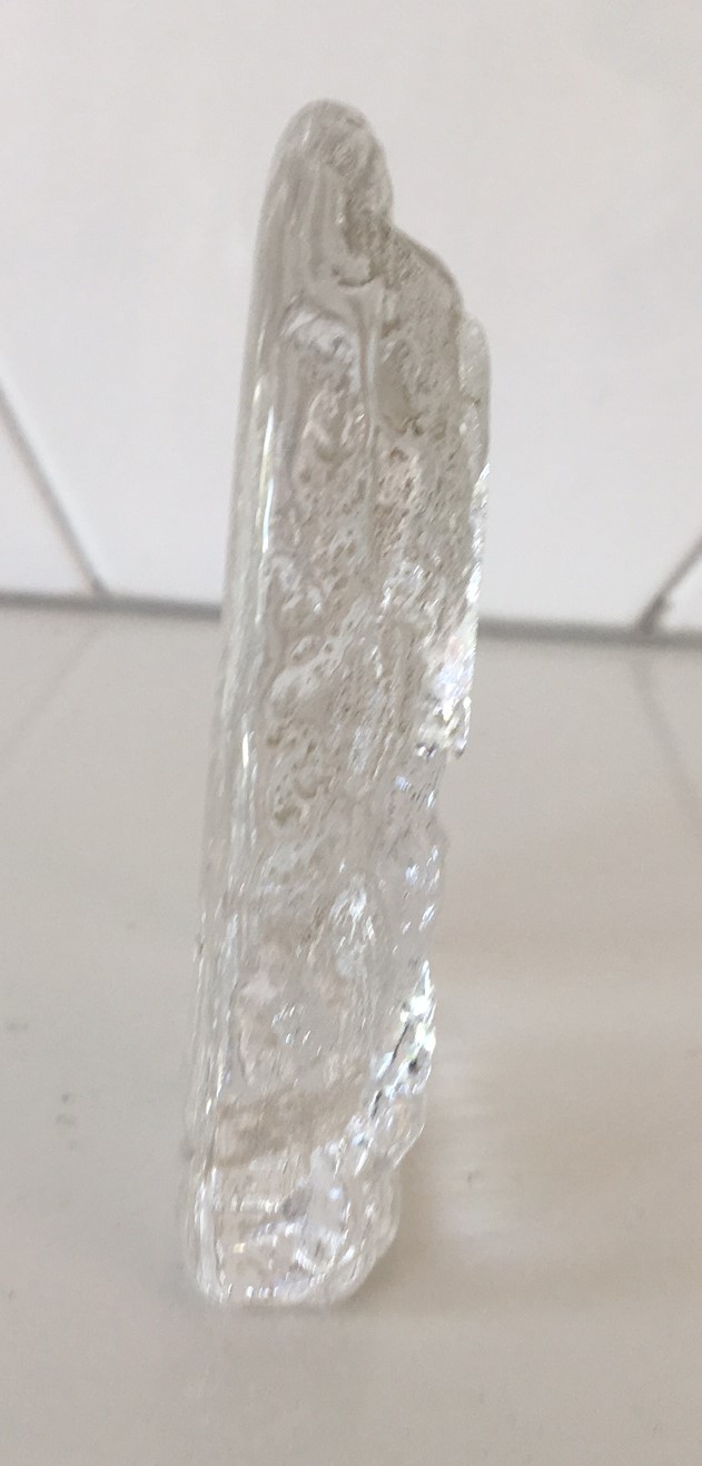 Niet of onleesbaar gesigneerd - Blok glazen presse papier "twee vogels op een tak" kopen? Bied vanaf 1!