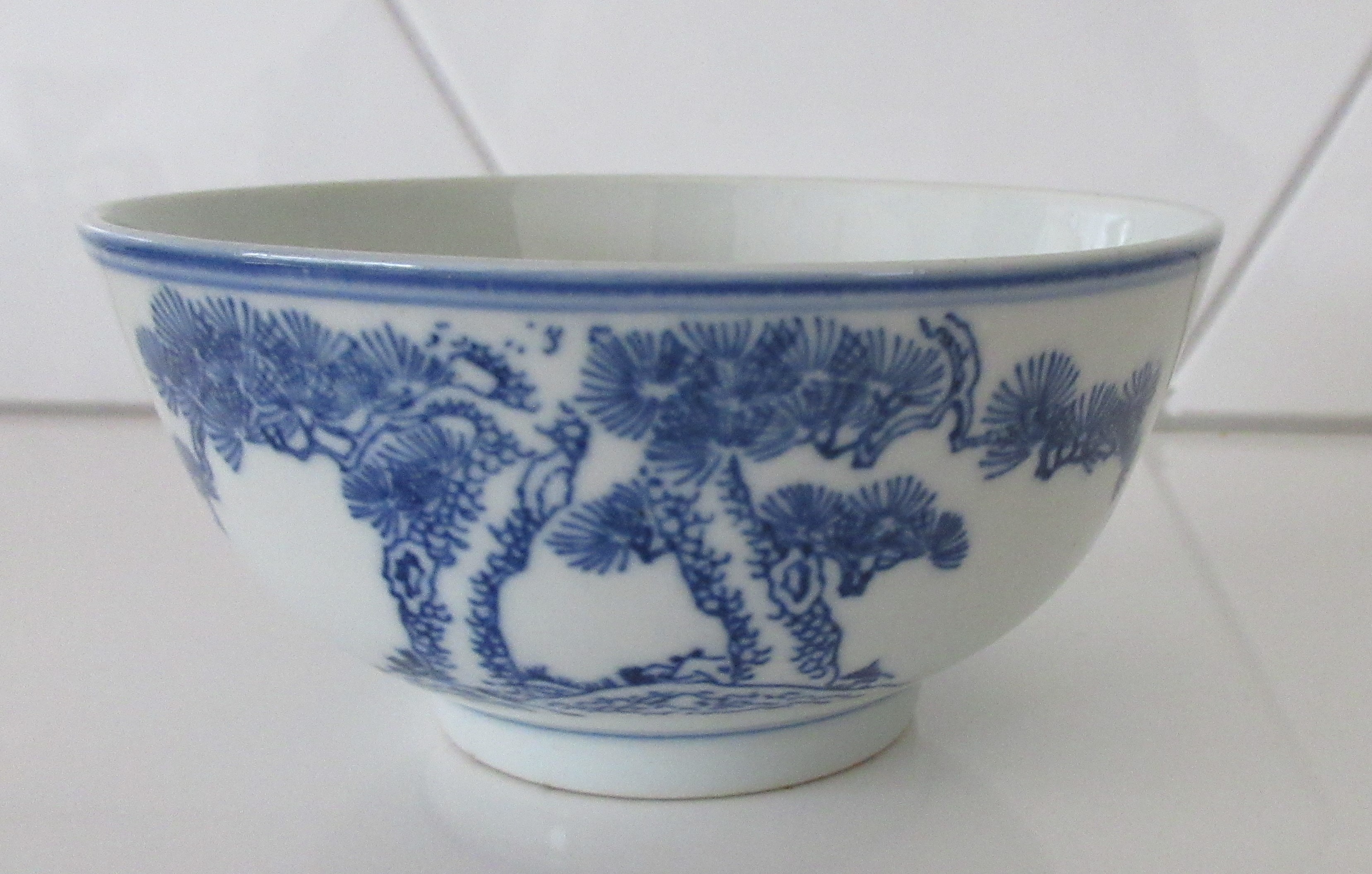 Niet of onleesbaar gesigneerd - Twee Chinese blauw witte porseleinen kommen kopen? Bied vanaf 1!