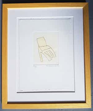 Klaas Gubbels - Met de hand ingekleurde ets Gele stoel. Nieuwe lijst met museumglas verkocht voor € 229!