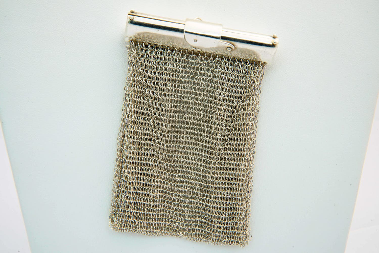 78 - Volledig handgemaakt 2e ghlt zilveren beursje gekeurd met oa. meesterteken kopen? Bied vanaf 110!