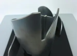 Margot Zanstra - Metalen sculptuur, Zonder titel + boek! kopen? Bied vanaf 150!