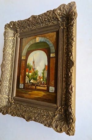 Niet of onleesbaar gesigneerd - Middeleeuwse Stadspoort Amsterdam met figuren - handgesigneerd: T. Guth? kopen? Bied vanaf 1!
