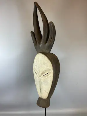 Kwele - 220926 - Traditional African Kwese mask - Congo. kopen? Bied vanaf 45!