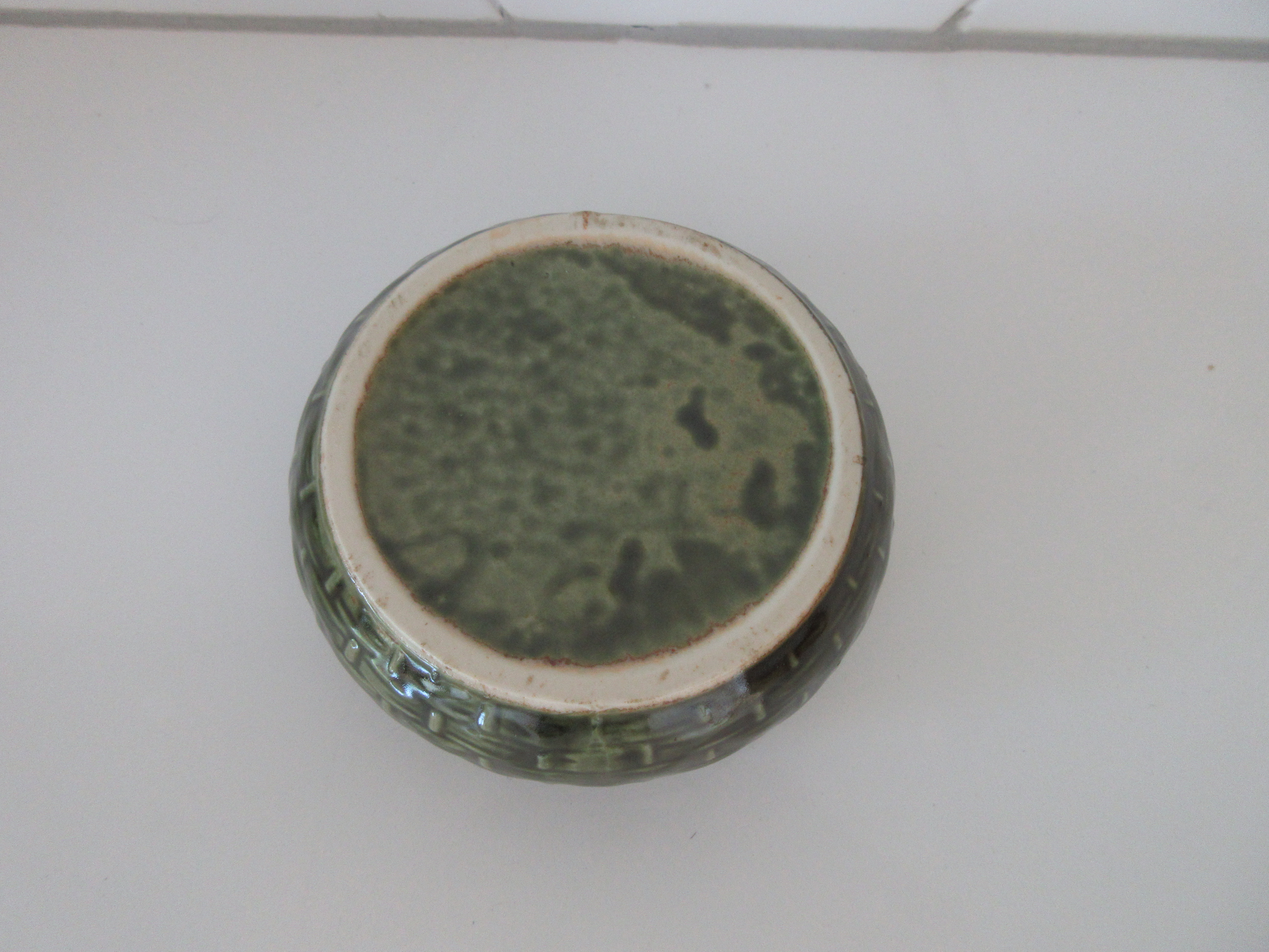 Niet of onleesbaar gesigneerd - Vintage Japans seventies groen aardewerken en houten tafelset kopen? Bied vanaf 1!