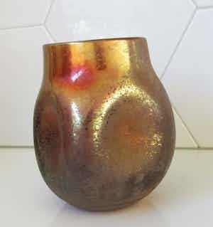 Johann Loetz Witwe - Art Nouveau Oranje glazen Irise knijpvaas verkocht voor € 85!