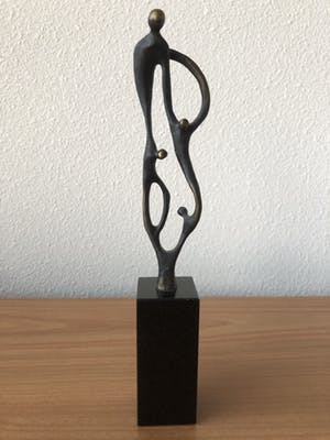 Corry Ammerlaan - Prachtig slank beeldje "TOEKOMST DOOR SAMENWERKEN " kopen? Bied vanaf 35!