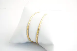 23 - Fraaie set 18 karaats gouden gefaseerd afgewerkte dames ambanden kopen? Bied vanaf 370!