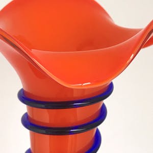Johann Loetz Witwe - Tango vaas oranje met diepblauwe slang kopen? Bied vanaf 30!