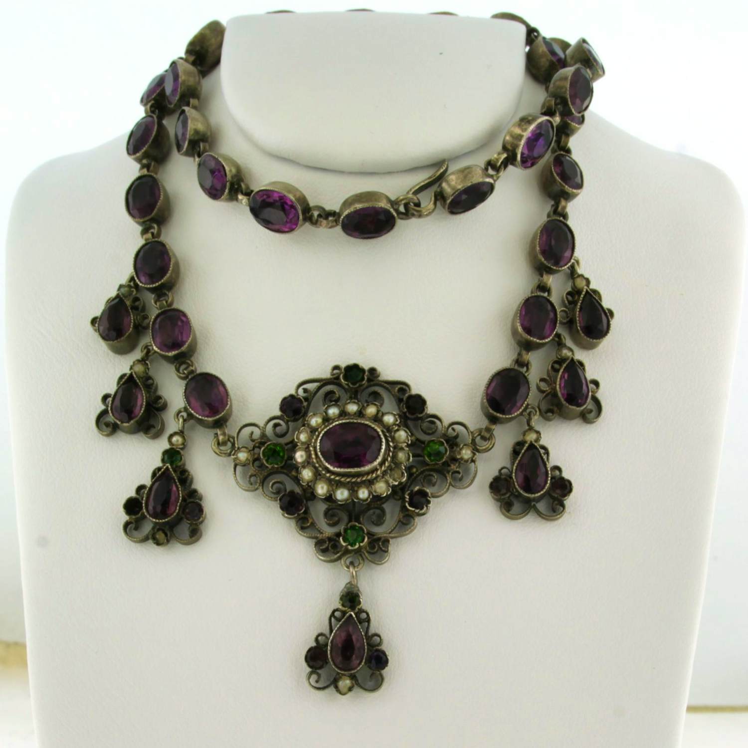 Zilveren collier bezet met parel, peridot en amethist - 42 cm verkocht voor € 170!