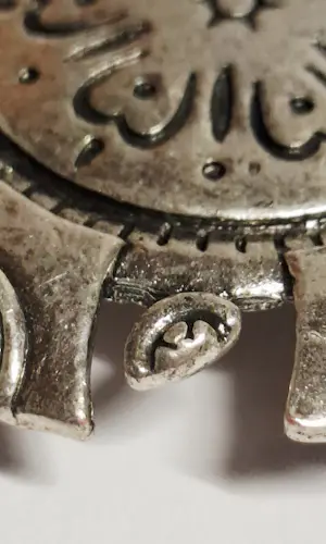 Zilveren hanger uit de Viking tijd tussen 789 eeuw en de 1100 eeuw kopen? Bied vanaf 75!