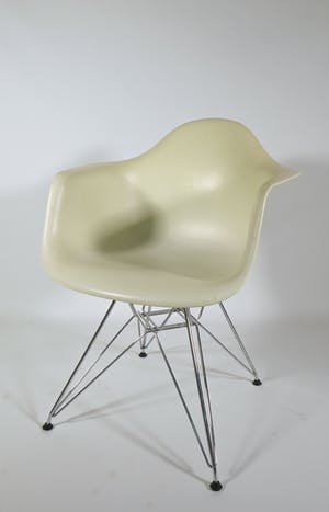Ray en Charles Eames - Vier DAR stoelen door Vitra kopen? Bied vanaf 1!