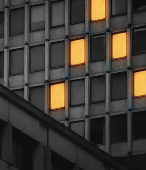 Mr Strange - 's Nachts kopen? Bied vanaf 80!