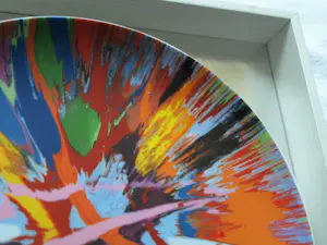 Damien Hirst - Porseleinen bord , Amore, Gasp, Eyes Going into Top of Head and Fluttering kopen? Bied vanaf 1!