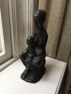 Frans Timmermans - Sculpture “moeder met kind” kopen? Bied vanaf 235!