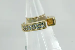 47 - Aparte 18 karaat geel gouden ring met diamant gezet ca 0.35 crt briljant kopen? Bied vanaf 380!