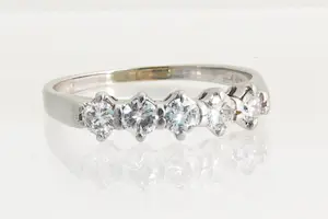 Acheter11- Elegante 14krt wit-gouden & 0.60ct (H/si1) diamanten dames rijring? Enchérissez de 380!