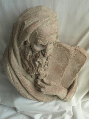 Niet of onleesbaar gesigneerd - Buste , aardewerk – Mozes en de tien geboden - gesigneerd - 1967 kopen? Bied vanaf 1!