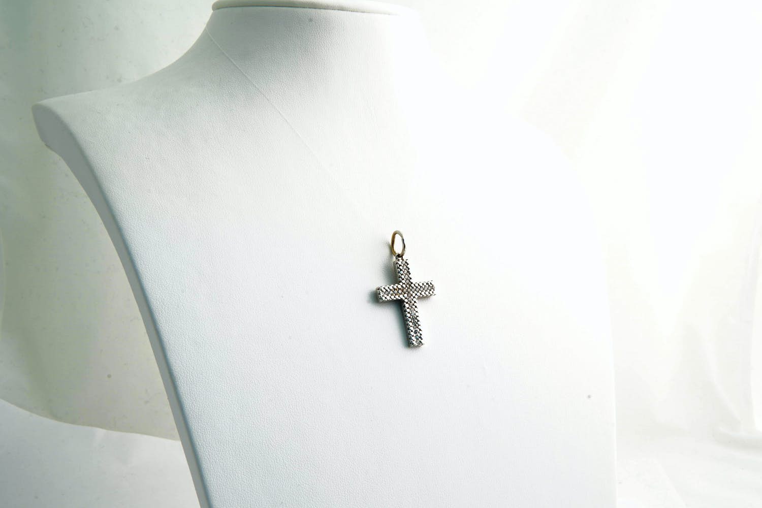 98 - Grote 18 Krt wit-gouden kruishanger - gekeurd kopen? Bied vanaf 190!