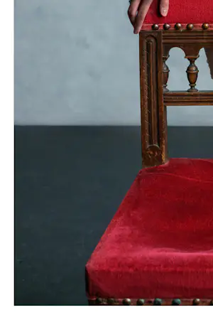 Lidiia Khaikara - Shy elegance kaufen? Bieten Sie von 110!