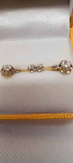 Gouden 18k oorbellen met diamanten ,toetsteen bij juwelier. kopen? Bied vanaf 350!