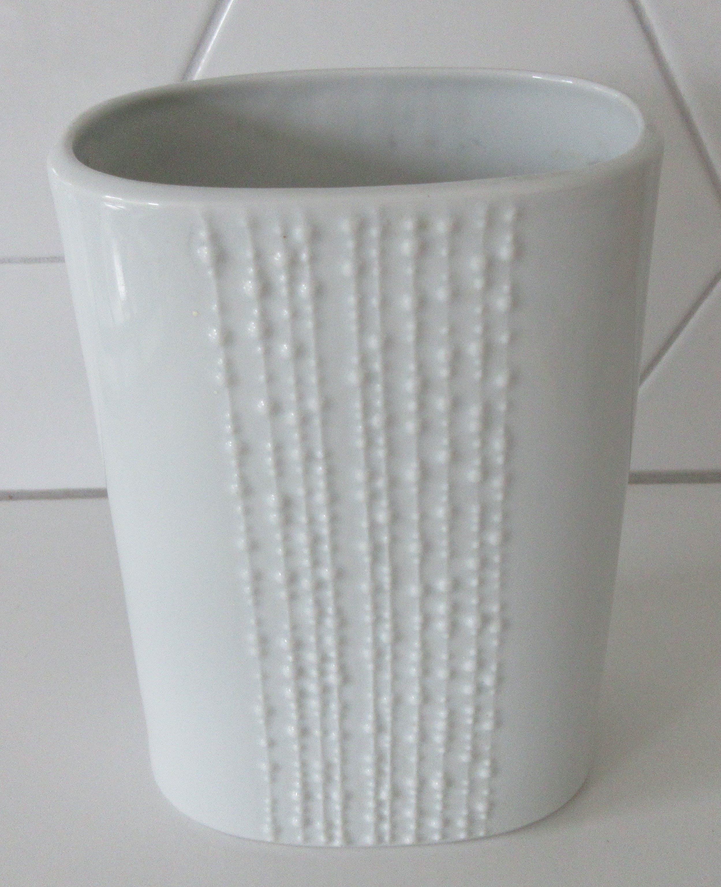 Naaman Porcelain Israel - Op Art Design ovale porseleinen vaas kopen? Bied vanaf 1!