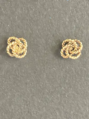 14 karaats geelgouden fantasie oorknoppen kopen? Bied vanaf 80!
