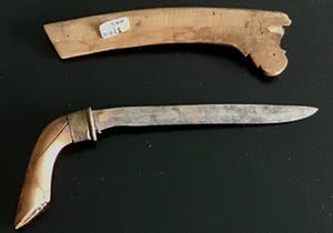 Niet of onleesbaar gesigneerd - Kris kopen? Bied vanaf 1!