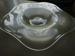 Willem Rozendaal - Tin-craquelé coquille schaal met prachtige iriserende luster kleuren kopen? Bied vanaf 50!