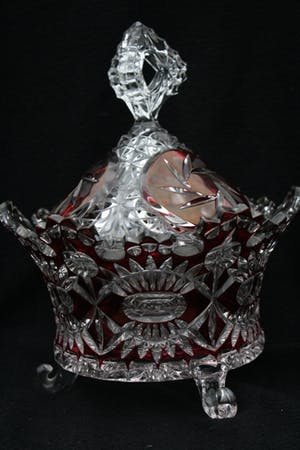 Niet of onleesbaar gesigneerd - Zwaar Kristalen Bonboniere. kopen? Bied vanaf 1!