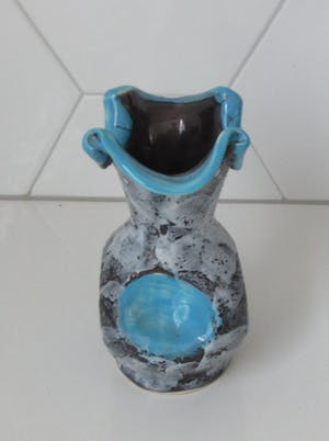 Vallauris Keramiek - Twee Sixties lichtblauwe Fatlava vaasjes kopen? Bied vanaf 1!