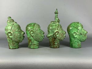 Benin - 201010 - 4 Bronze BENIN BINI EDO heads - Nigeria. kopen? Bied vanaf 95!