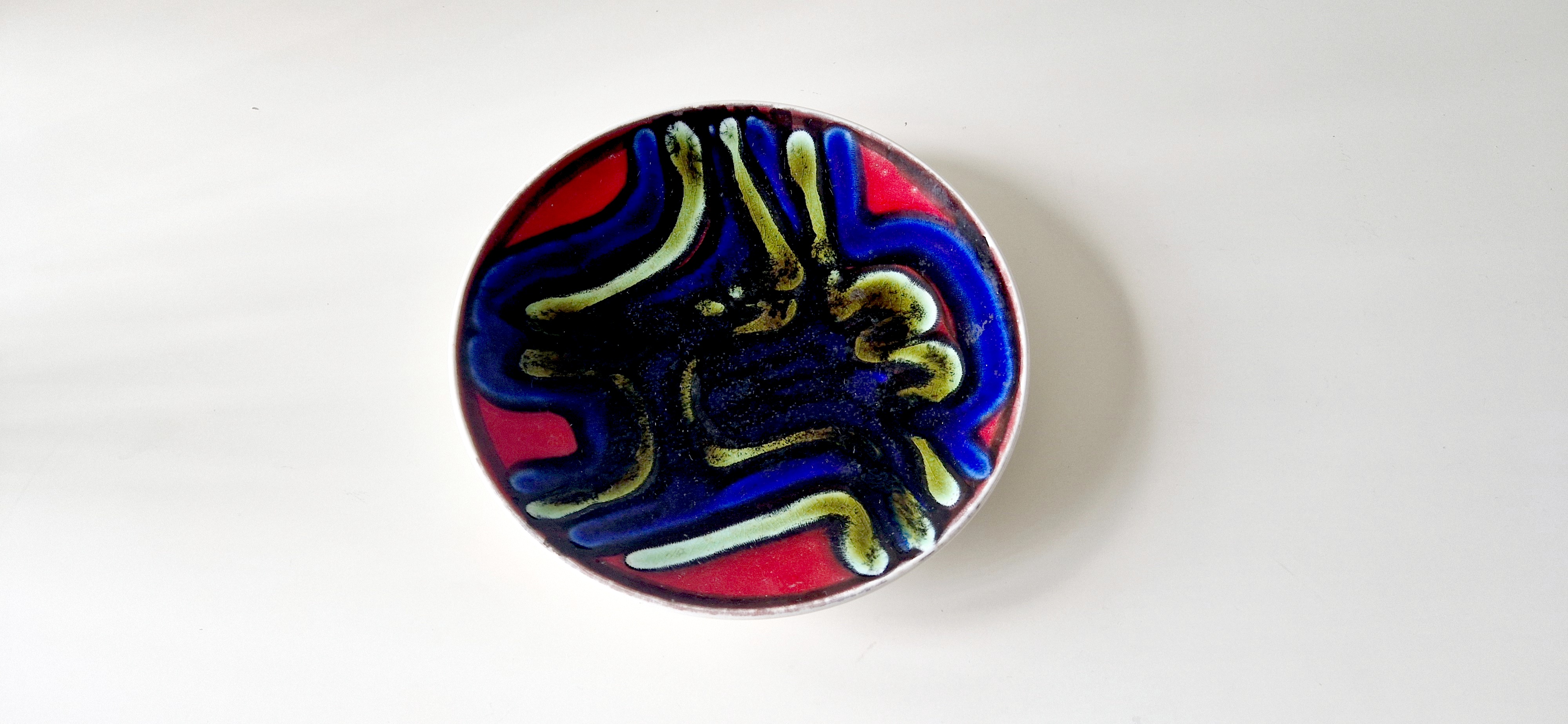 Buy Poole Pottery - Poole Delphis bord nr. 3 uit de late jaren 60/70, gefotografeerd door Shirley Campbell.? Bid from 50!