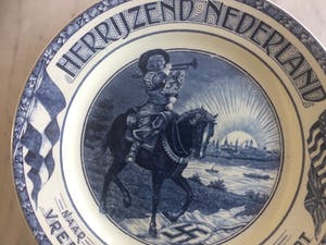 Societe Ceramique - Wandbord “ Herrijzend Nederland “ kopen? Bied vanaf 35!